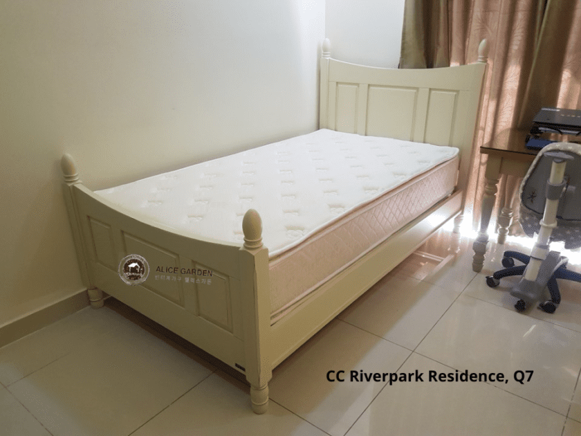giường ngủ bằng gỗ